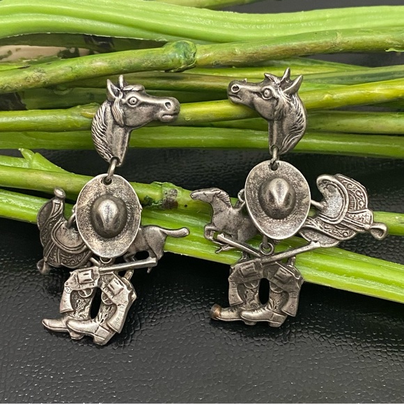 Unique Vintage Pewter Western Horse Saddle Cowboy Hat Boots Gun Charms Earrings - Picture 1 of 11